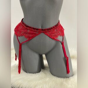 Victorias Secret Very Sexy Shine Chain Strap Lace Garter Belt. NWT